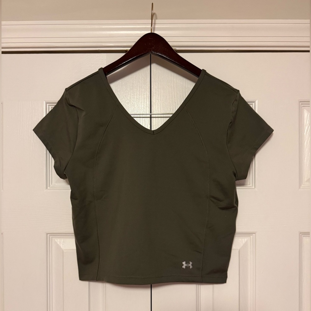 Under Armour Women's V-Neck Crop Top